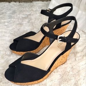 👡👡👡Nine West Black Wedge Cork Sandal